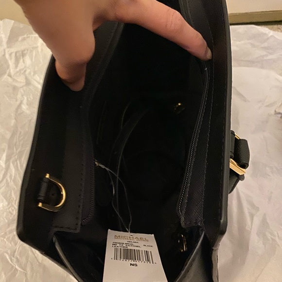 selling mk bag - Picture 3 of 7